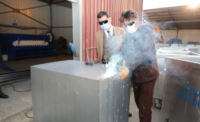 Yenişehir Belediyesi çöp konteynerlerini üretip yeniliyor