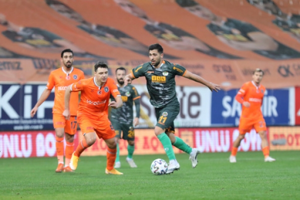 Alanyaspor, son şampiyonu farklı yendi: 3-0