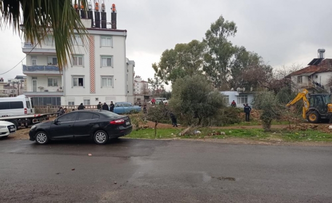 Antalya’da silahlı kavga: 1’i ağır 3 yaralı