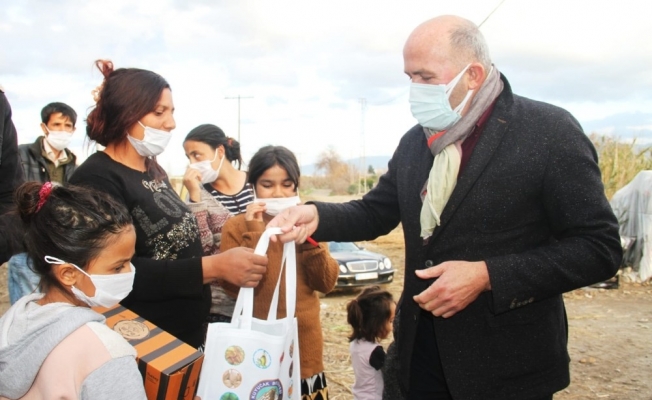 Başkan Ertürk’ten mevsimlik işçilere yardım eli