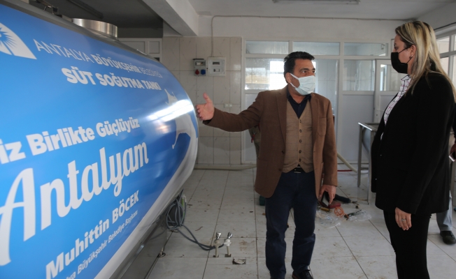 Büyükşehir Manavgat’ta süt üreticilerine süt tankı desteği verdi