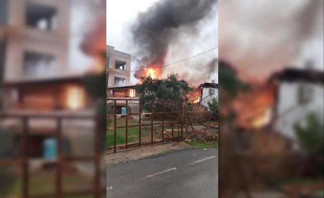 Ev yangınında yatalak yaşlı kadın hayatını kaybetti