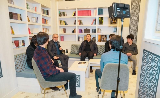 "Gençlik Zamanı" konusu Erzincan Diyanet Gençlik Merkezi’nde çevrimiçi olarak konuşuldu