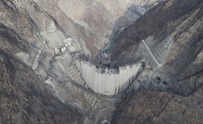 Gövde yüksekliği tamamlanan Yusufeli Barajı’nı 3 bakan yerinde inceleyecek