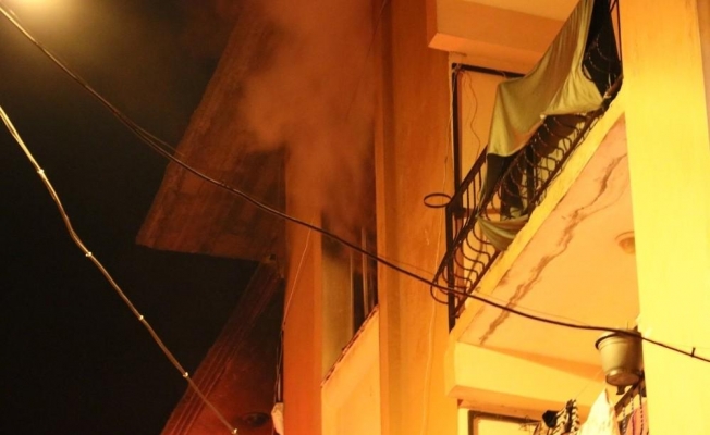 İzmir’de yangın paniği: 1’i bebek 4 kişi dumandan etkilendi