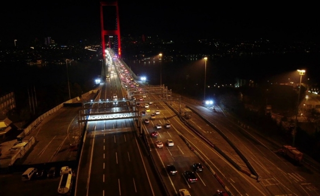 Kısıtlama öncesi 15 Temmuz Şehitler Köprüsü’nde trafik yoğunluğu havadan görüntülendi