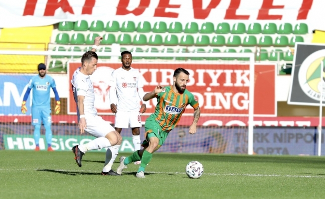 Süper Lig: Aytemiz Alanyaspor: 3 - DG Sivasspor: 1 (Maç sonucu)
