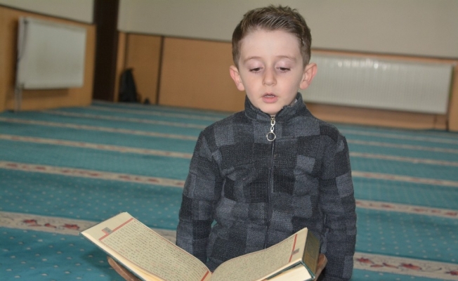 4 yaşında Kur’an-ı Kerim’i hatim etti
