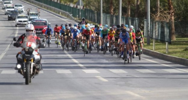 Alanya'da bisiklet yarışı yapıldı