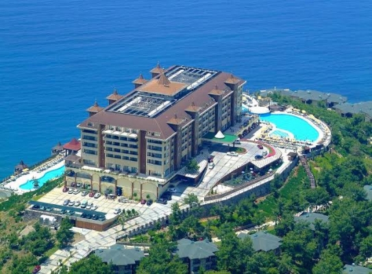 Alanya'daki Utopia World Hotel'in Anex Tourism'e satılmasıyla ilgili açıklama