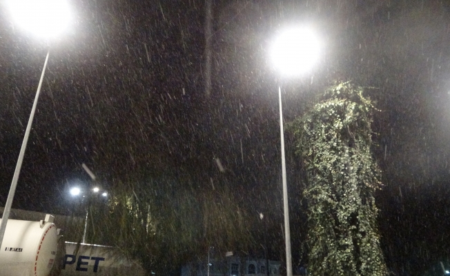  Antalya’ya 5 yıl aradan sonra kar yağdı