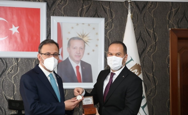 Bakan Kasapoğlu’dan Niğde Belediyesine ziyaret