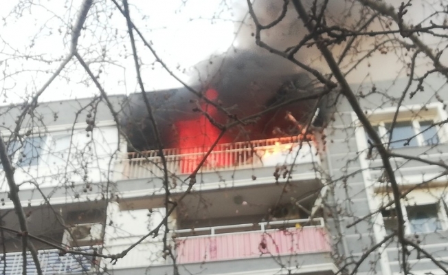Bergama’da 4. katta çıkan yangın korkuttu