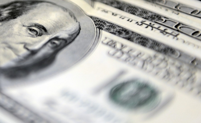 Dolar ve euroda serbest düşüş sürüyor