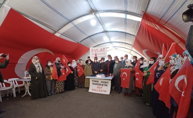 Evlat nöbetindeki aileler Cumhurbaşkanı Erdoğan’ın doğum gününü kutladı