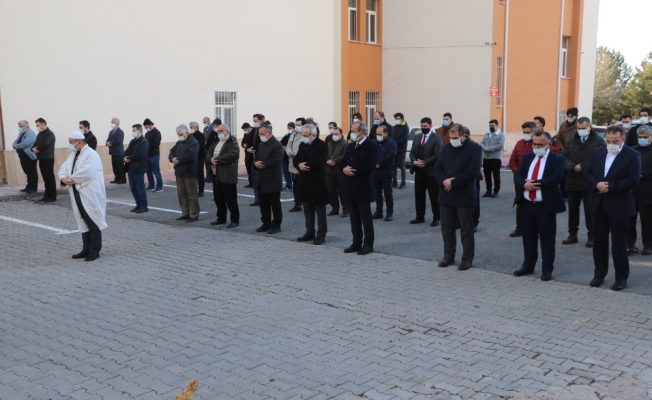 Gara bölgesinde şehit edilen polis ve askerlerimiz için cenaze namazı kılındı