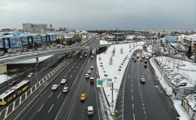 İstanbul trafiğindeki son durum havadan görüntülendi