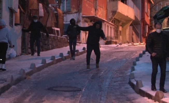 İstanbul’da kar yağışı sonrası oluşan don nedeniyle vatandaşlar zor anlar yaşadı