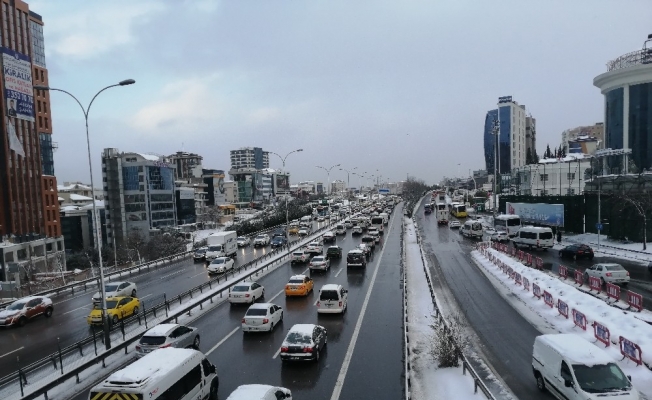 İstanbul’da sabah saatlerinde trafik yoğunluğu