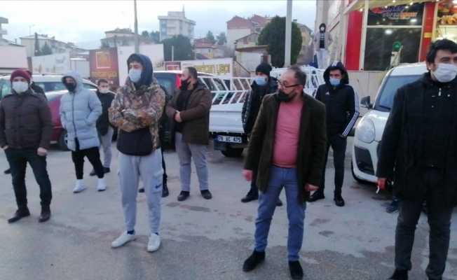 Karabüklü esnaflardan iş yerlerini açma talebi