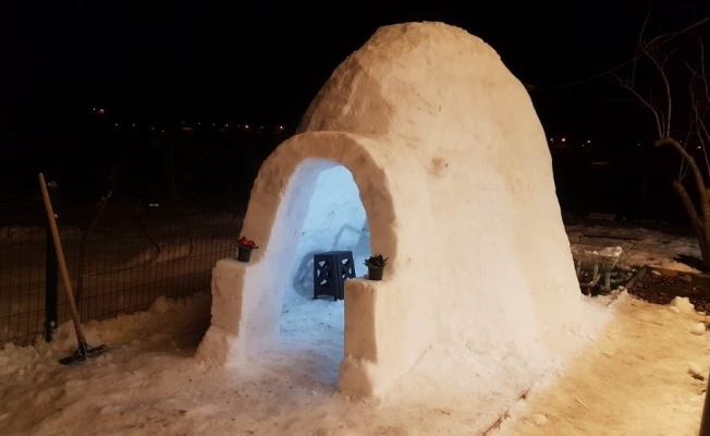 Kardan tek odalı ev yaptı