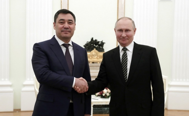 Kırgızistan Cumhurbaşkanı Caparov, ilk yurt dışı ziyaretini Rusya’ya gerçekleştirdi