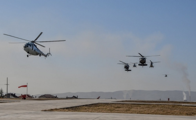 Kosova’da NATO Barış Gücü’nden helikopter tatbikatı
