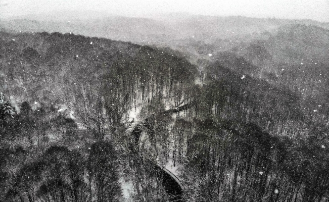 (ÖZEL) Karlar altındaki Belgrad Ormanı’nda masalsı görüntüler