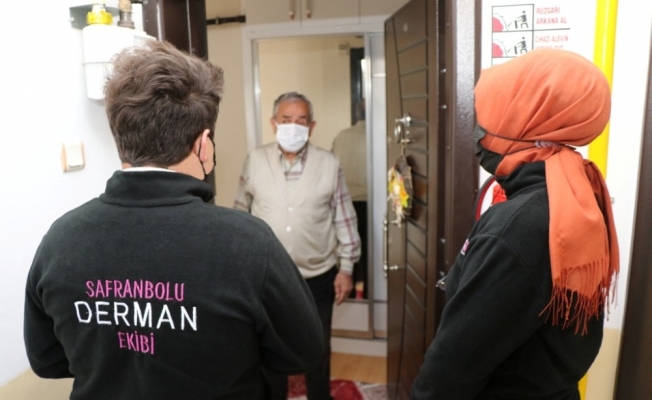 Safranbolu Belediyesi’nin “Derman” ekibi vatandaşın kapısını çalıyor