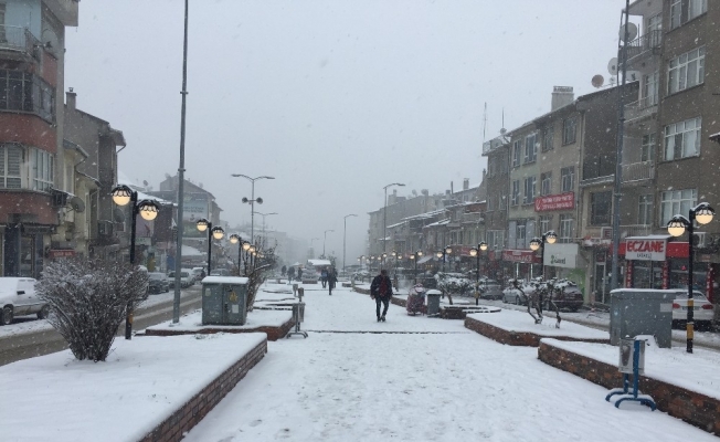 Tosya halkı güne kar ile başladı
