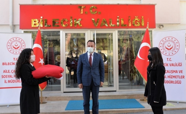 18 Mart’ta Çanakkale’de göndere çekilecek Türk bayrağı Bilecik’e ulaştı