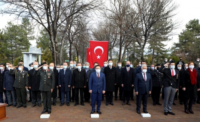 Afyonkarahisar’da 18 Mart Şehitleri Anma Günü ve Çanakkale Deniz Zaferi’nin 106’ıncı yıl dönümü törenle kutlandı