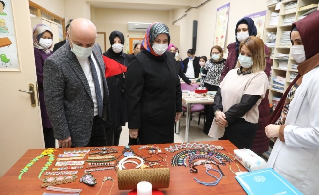 Anneler hem çocuklar birlikte öğreniyor