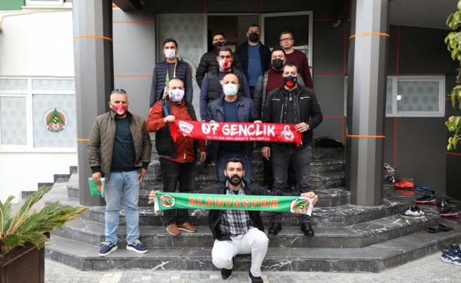 Antalyaspor taraftar grubundan Alanyaspor'a ziyaret