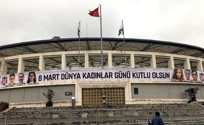 Beşiktaş’tan Kadınlar Günü’ne özel pankart
