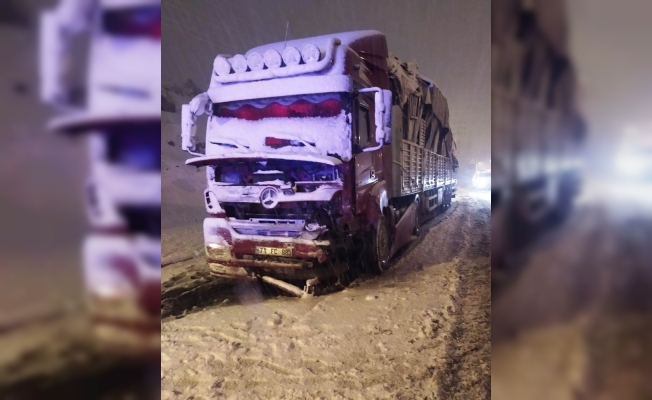 Bitlis’te kar yağışı kazayı da beraberinde getirdi: 1 yaralı