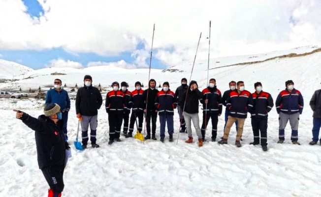 Büyükşehir ekiplerine karla mücadele eğitimi