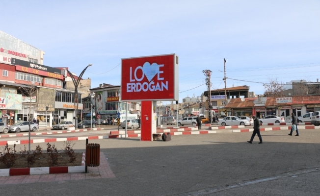 Erciş’te “Love Erdoğan” görseli