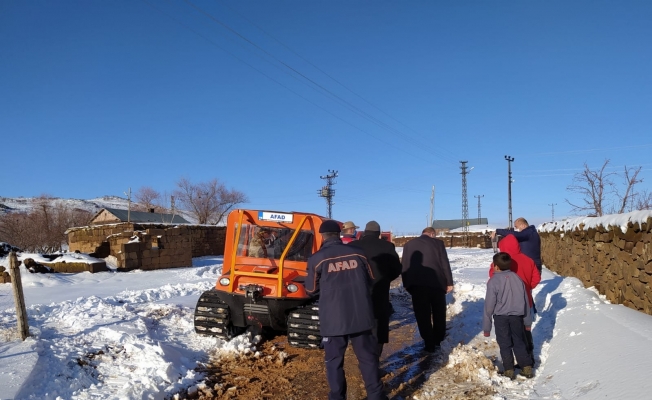 İçme suları için gittikleri arazide mahsur kalan köylüleri AFAD kurtardı