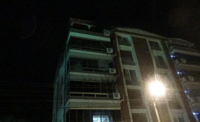 İzmir’de yangında evi yanan belediye başkanı hastaneye kaldırıldı