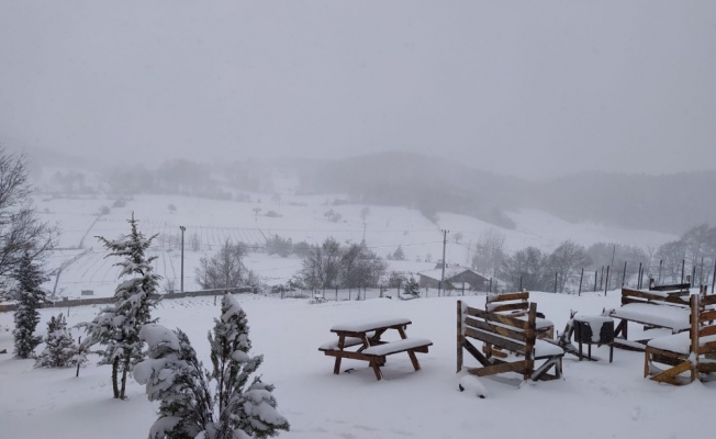 İznik’te mart ayında kar sürprizi