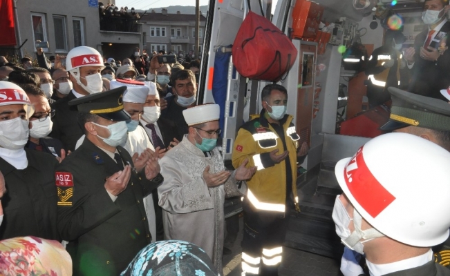 Kahramana haklarını gözyaşları içinde helal ettiler