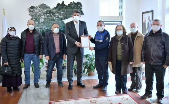 Kartepe Bahçelievler’de tapu sevinci