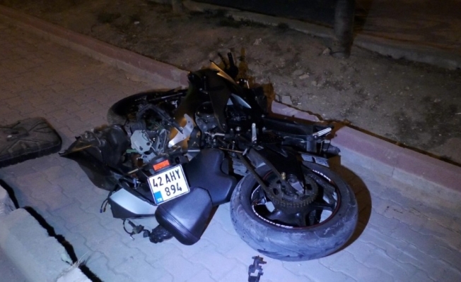 Konya’da savrulan motosikletin sürücüsü yaralandı