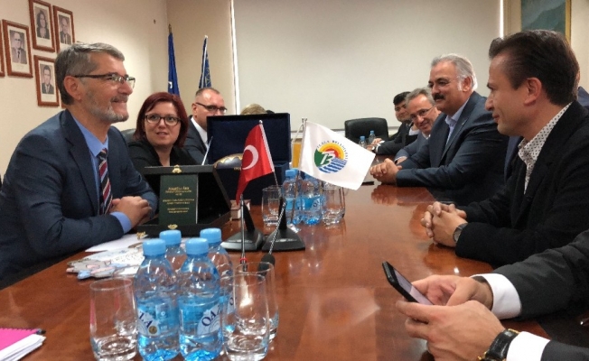 ‘Makbul-i Arif’ İstanbul Tuzla Belediyesi tarafından yeniden basılarak Bosna-Hersek Tuzla Belediyesine hediye edildi
