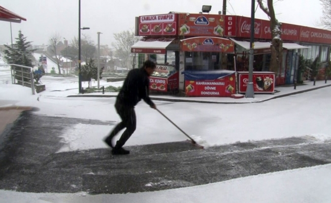 Mart ayında yağan kara esnaf hem sevindi hem şaşırdı