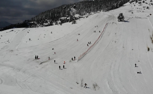 Mart karı kayak merkezini yeniden açtırdı