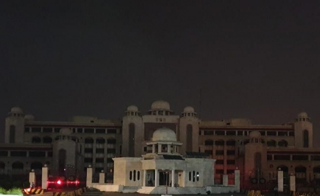 Pakistan, iklim değişikliği için 1 saatlik karanlığa gömüldü