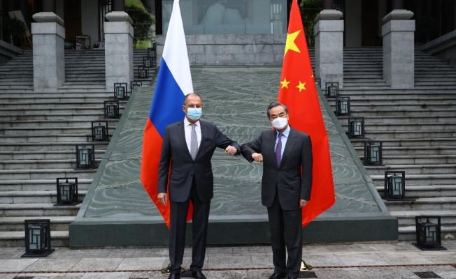 Rusya Dışişleri Bakanı Lavrov, Çin Dışişleri Bakanı Wang Yi ile görüştü