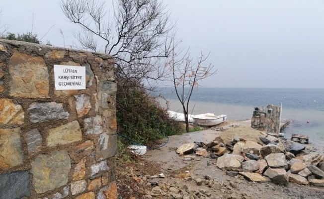 Sahile örülen “utanç duvarı” çevrecileri ayağa kaldırdı